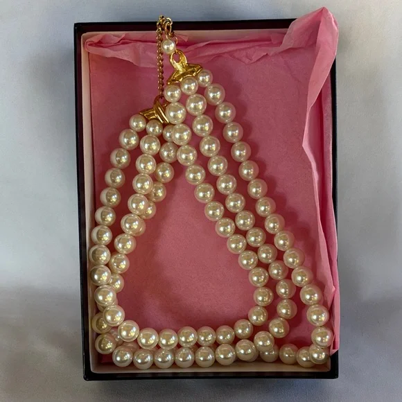 BRAND NEW “OPEARL QATAR ELEGANT CREAM PEARL NECKLACE - Picture 2 of 9